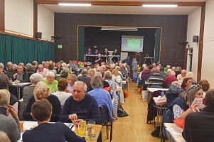 The 21 teams prepare for the start of an enjoyable night of quiz questions